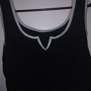 Black and white cropped tank top